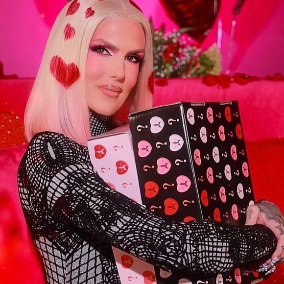 Jeffree Star Heartbreaker Highlighter Palette Bronzer /Contour / Highlighter NIB - Picture 5 of 7